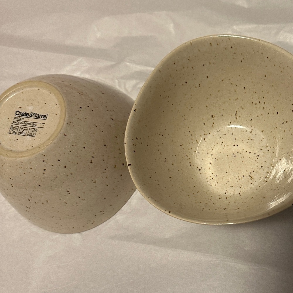 2 CRATE & BARREL WILDER SANDSTONE OATMEAL SPECKLED CEREAL BOWLS 6” DIAMETER